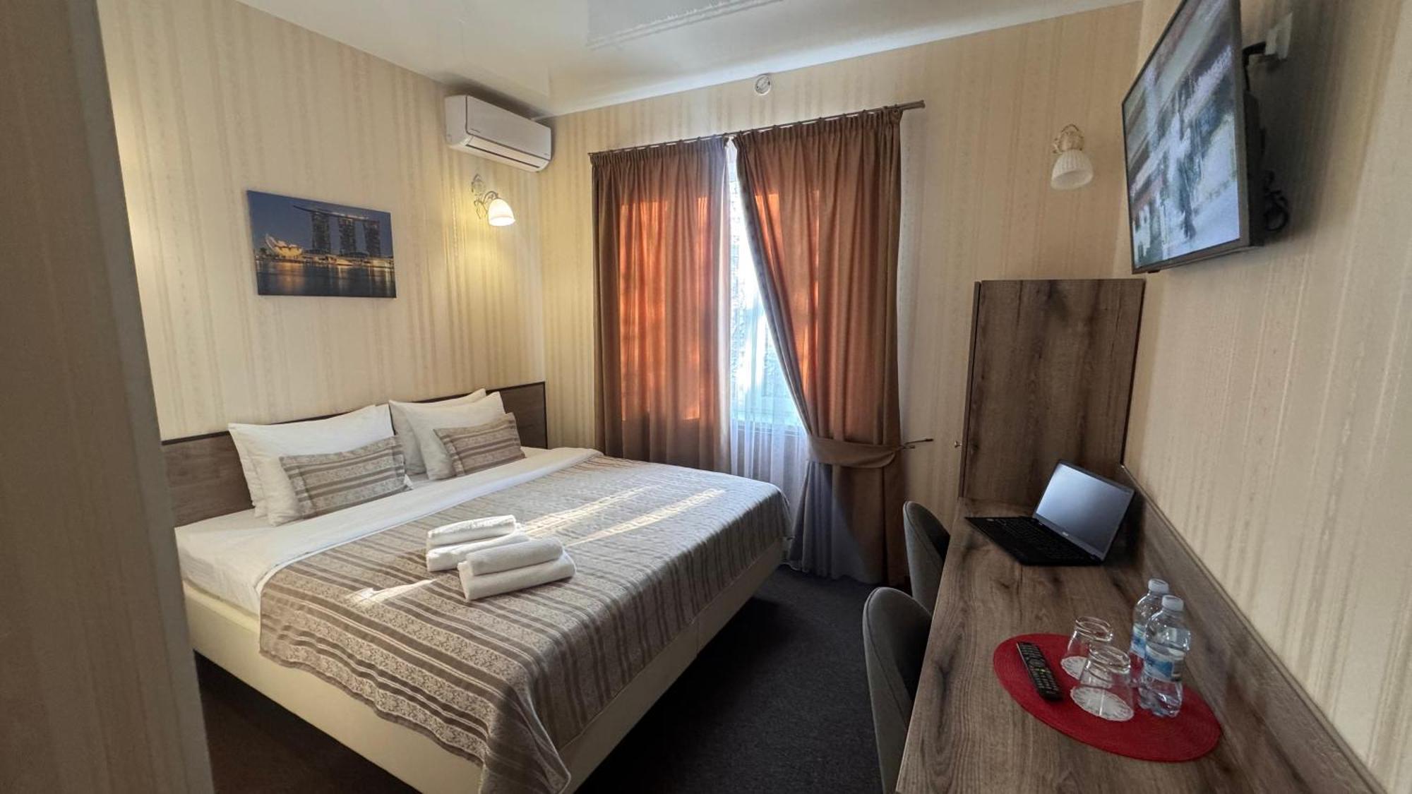 Шляпа Hotel Dnipro Bagian luar foto