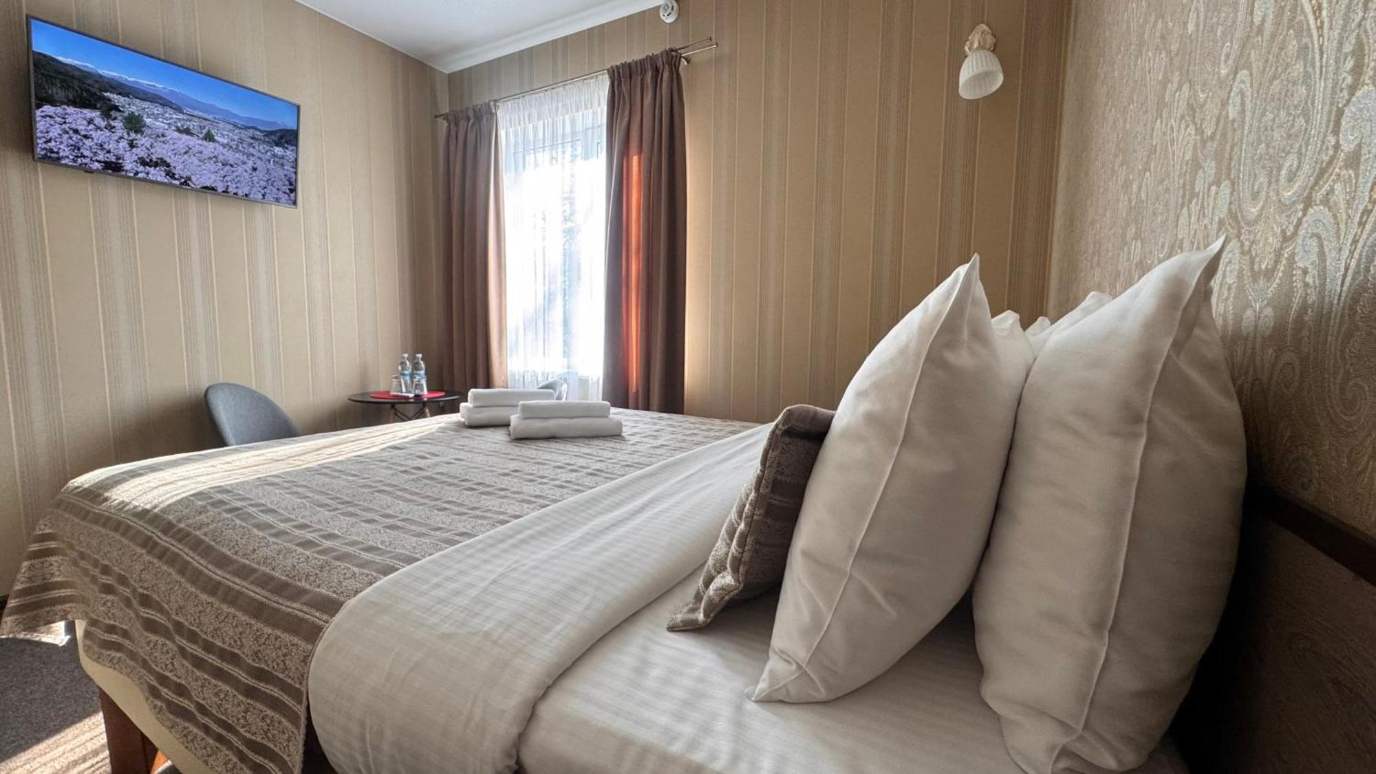 Шляпа Hotel Dnipro Bagian luar foto